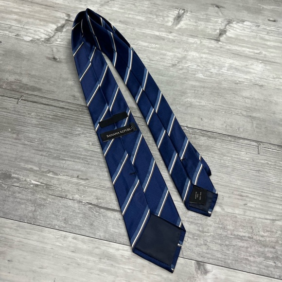 Banana Republic Navy w/ Tan, White & Blue Stripe Skinny Tie - Picture 2 of 5